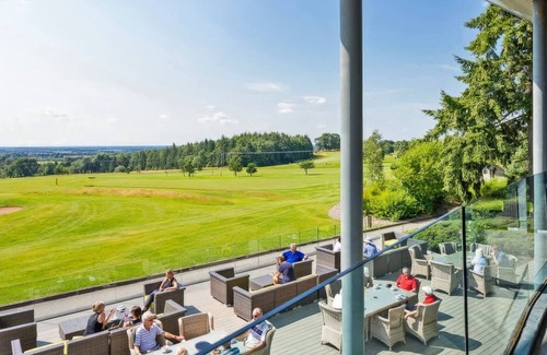 Pocklington Ski Chalet | Millington Deluxe Lodge