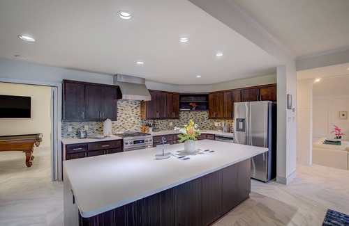 Rowlett House | Million Dollar Lake house with Hot tub, King bed Fast Wi-Fi