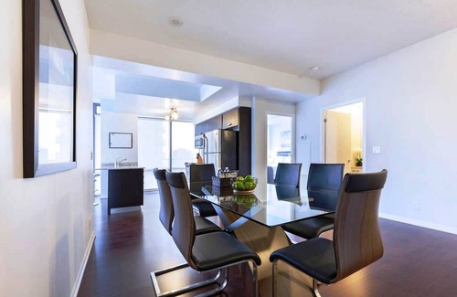 Bay Cloverhill Condo | Million Dollar MASSIVE 2 bedroom 2 bathroom Plus Den Bay St. Condo, FREE Parking