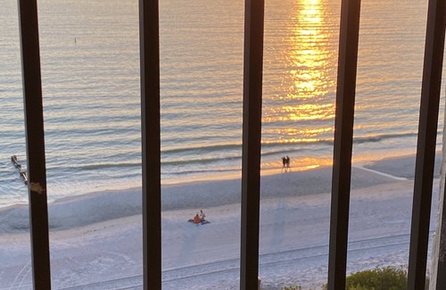 Madeira Beach Condo | Million Dollar View - direct Gulf front! 1 br, 1.5 ba, 25' balcony, remodeled