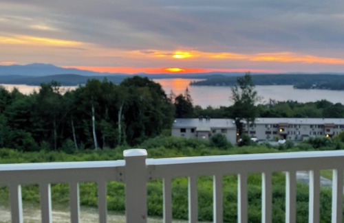 Weirs Beach Condo | Million Dollar View of Lake Winni w/Kitchenette, nBalcony. Flexible check in/out
