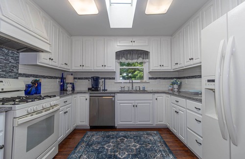 Nekoosa House | Million Dollar View of Lake Sherwood