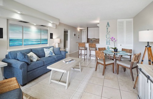 Maalaea Condo | Million Dollar View of Maalaea Coastline - Island Breeze
