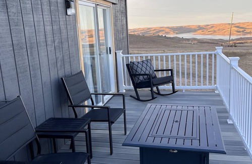 Fort Pierre Cabin | Million Dollar View Of Beautiful Lake Oahe! Hunting and Fishing Paradise!
