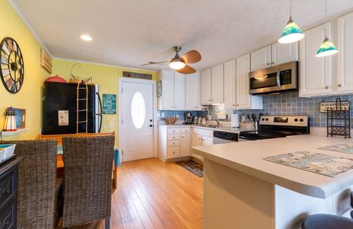 Piankatank House | MILLION $ VIEWS NO EXTRA CHARGE! HOT TUB! POOL! BEACH! RESORT-LIKE AMENITIES!