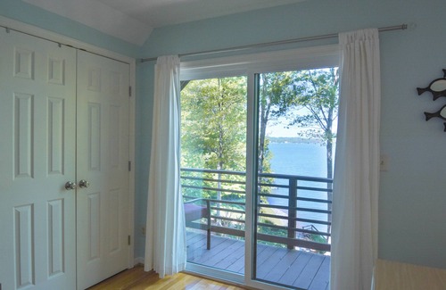 Huddleston House | Million $ Views on Smith Mountain Lake! Diving board, water slide