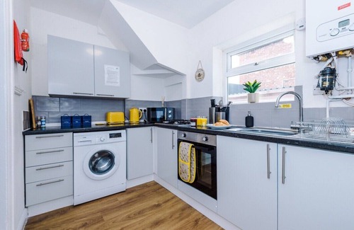 Clayton House | Millola House 2 – near Etihad Stadium free parking