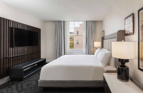 Charleston Historic District Hotel | Mills House Charleston, Curio Collection by Hilton