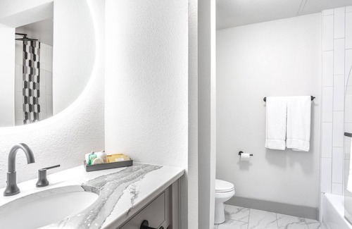Downtown Hotel | Millsap Suites by Pioneer Pocket Hotel