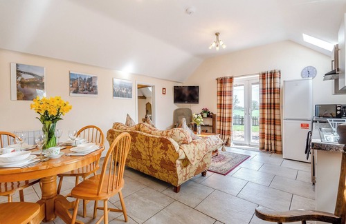 Stoney Stretton Cottage | Millstone Cottage - UK43170