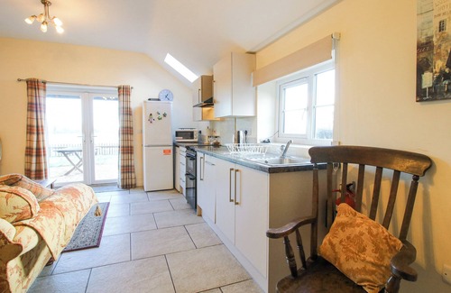 Stoney Stretton Cottage | MILLSTONE COTTAGES - MILLSTONE COTTAGE, pet friendly in Westbury