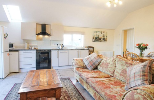 Stoney Stretton Cottage | MILLSTONE COTTAGES - MILLSTONE COTTAGE, pet friendly in Westbury