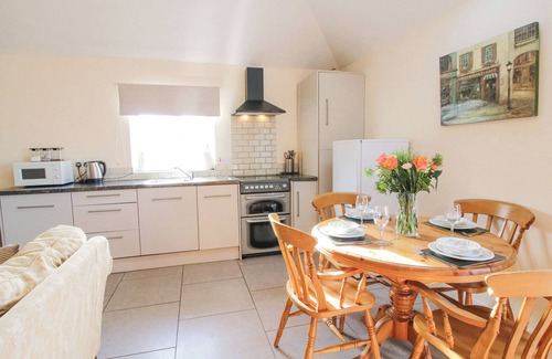 Stoney Stretton Cottage | MILLSTONE COTTAGES - GRANARY COTTAGE, pet friendly in Westbury