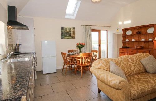 Stoney Stretton House | Millstone Cottages - Granary Cottage