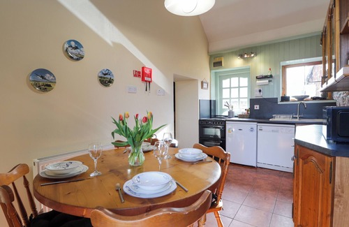 Turriff House | MILLTOWN HOUSE, pet friendly, character holiday cottage in Turriff