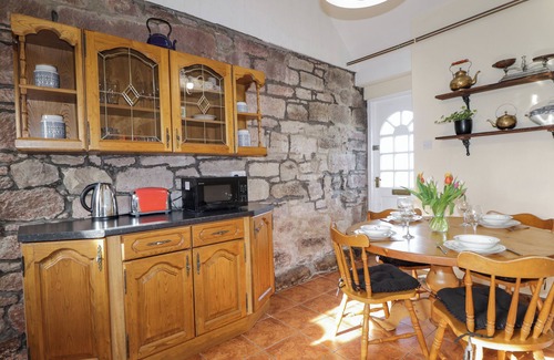 Turriff House | MILLTOWN HOUSE, pet friendly, character holiday cottage in Turriff