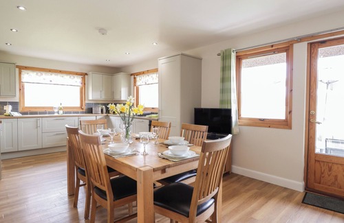 Boat of Garten House | MILLVIEW, luxury holiday cottage, with open fire in Boat Of Garten
