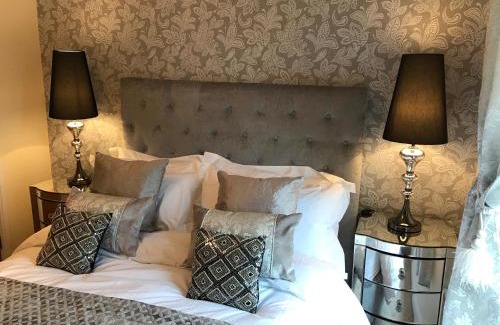 Witney Apartment | Millwalk Apartment