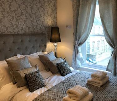 Witney Apartment | Millwalk Apartment