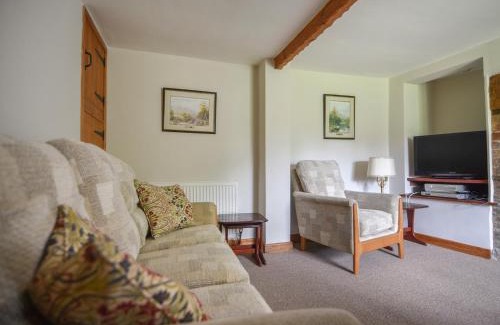 Axminster House | Millwater Cottage