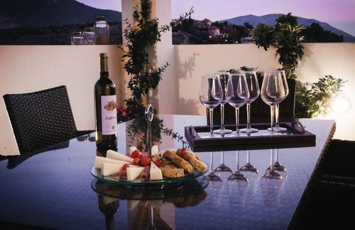 Markopoulon House | MiLo Luxury House- Free Airport pick up- 10 min drive ATH Airport