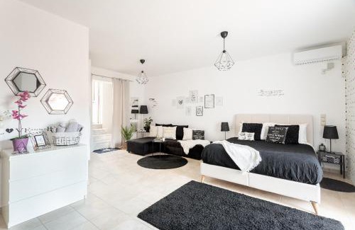 Markopoulon Villa | MiLo Luxury House -Free Airport pick up-10min drive