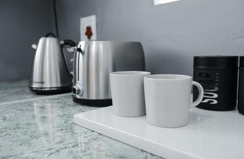 Parow North Apartment | Milo's Sky Grey Guest House - No Load shedding