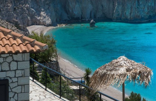 Agios Nikitas Villa | MILOS BAY VILLAS -Beachfront luxury villa with private pool, and stunning view