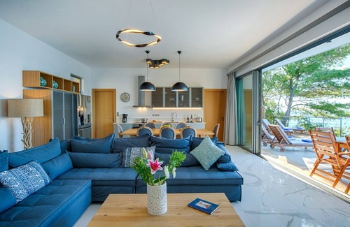 Agios Nikitas Villa | Milos Bay Villas - Brand new modern villa with spectacular views of Milos Beach