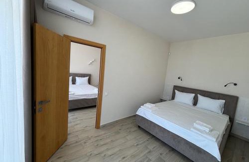 Karolino-Bugaz Hotel | Milos Hotel