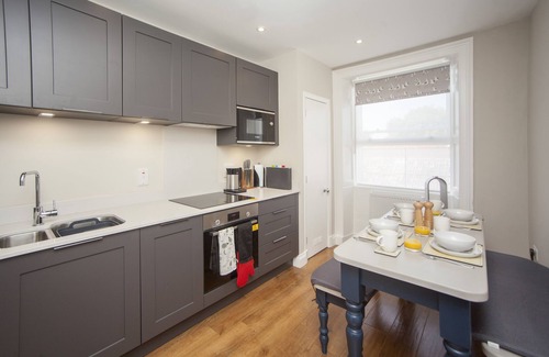 Bath Cottage | Milsom Retreat - an apartment that sleeps 4 guests in 2 bedrooms