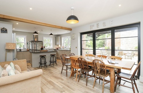 Ventnor Cottage | MILSTON, pet friendly, character holiday cottage in Chale