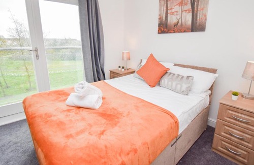 Milton Keynes House | Milton Keynes 5BR Contractor house, families/groups welcome.