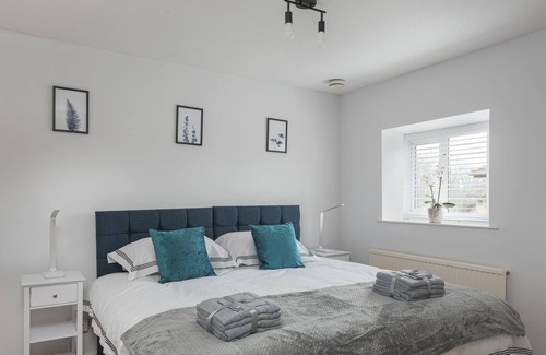 Milton Keynes House | Milton Keynes close to Station 6 bed Free Parking