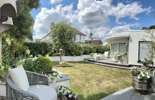 Lee-on-the-Solent Apartment | Milvil Self Contained Apartment