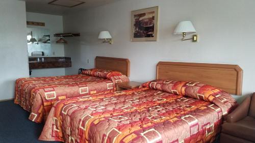 Oak Grove Hotel | Milwaukie Inn Portland South