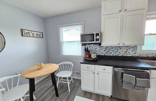 Cottage Grove House | Mimi's Cottage - Conveniently located in the hub of Cottage Grove.