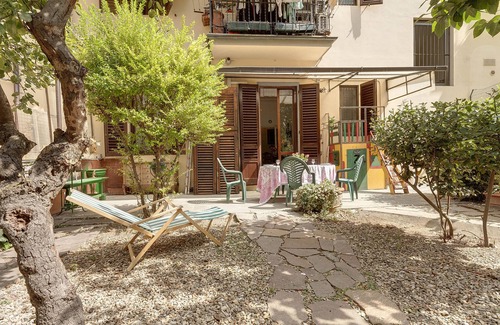 Santa Maria Novella Apartment | Mimi, spacious apartment with private garden in the heart of Florence