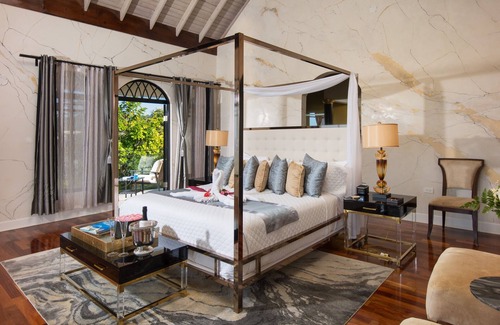 Discovery Bay Villa | Mimosa -MAJESTIC VILLA WITH INCREDIBLE VIEWS! INFINITY POOL