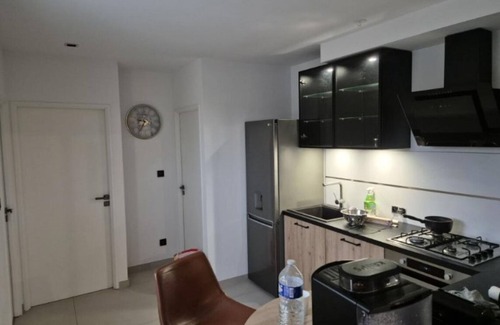 Mosson Apartment | Mimosas Standing