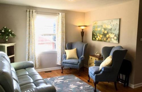 Hickory House | Mimzy's Garden Retreat - Peaceful & Private
