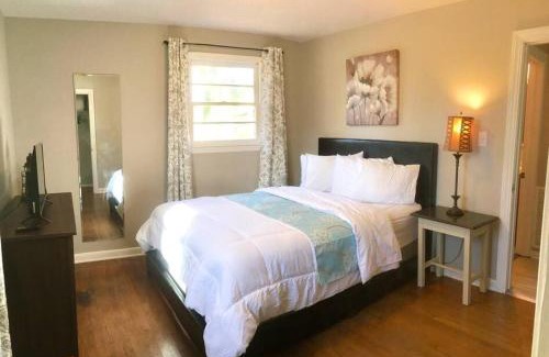 Hickory House | Mimzy's Garden Retreat - Peaceful & Private