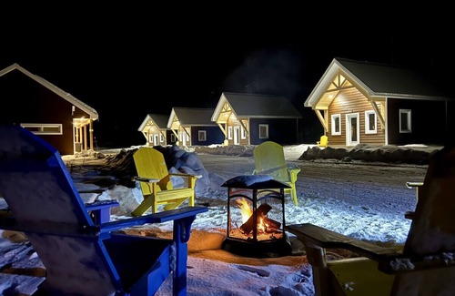 Saint-Gabriel-de-Valcartier Ski Chalet | Mini cottage # 2 by the river banks