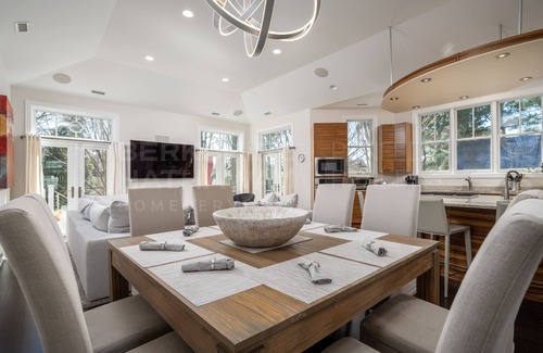 South Rehoboth House | MIN-WEEKS! STUNNING HOME W/HOT TUB-WALK TO THE BEACH! 200 New Castle St, Reh