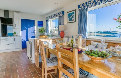 Trearddur Bay Cottage | Min y Mor - a sea view that sleeps 8 guests in 4 bedrooms