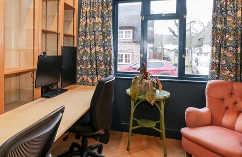 Saint Mary Bourne House | MINDEN, family friendly, with open fire in St. Mary Bourne