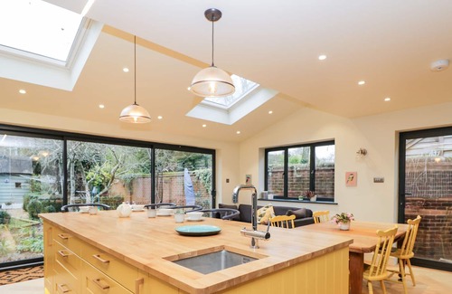 Saint Mary Bourne House | MINDEN, family friendly, with open fire in St. Mary Bourne