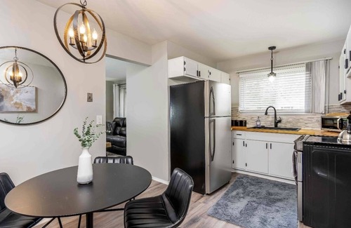 Lansing House | Mindfully Mellow 3Bd 1Bath