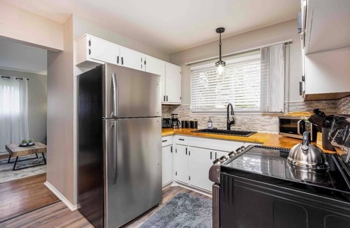 Lansing House | Mindfully Mellow 3Bd 1Bath