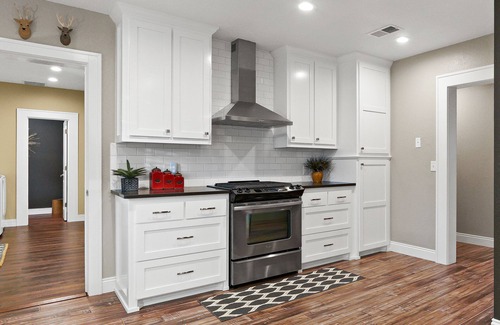 Nashville House | MINE CREEK RETREAT LUXURIOUS COMFORT - 3BR - 2.5BA